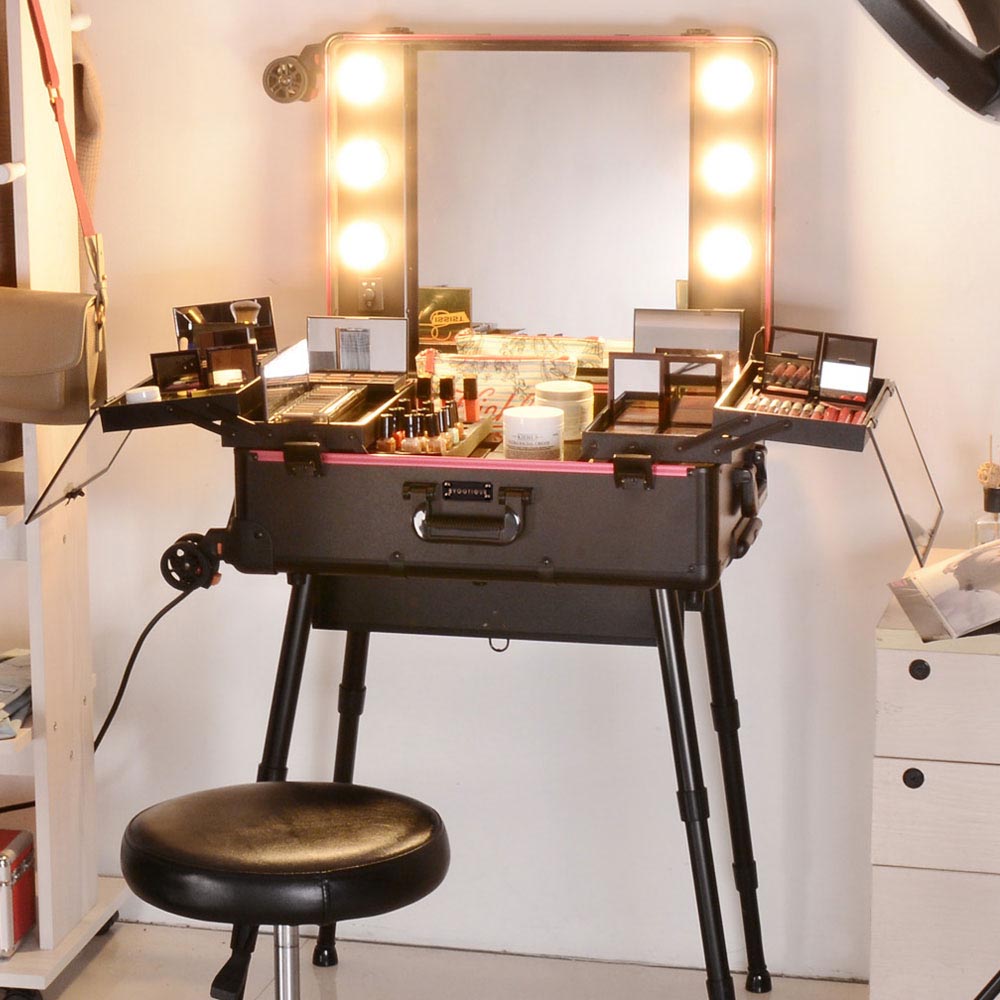 Portable vanity store with lights