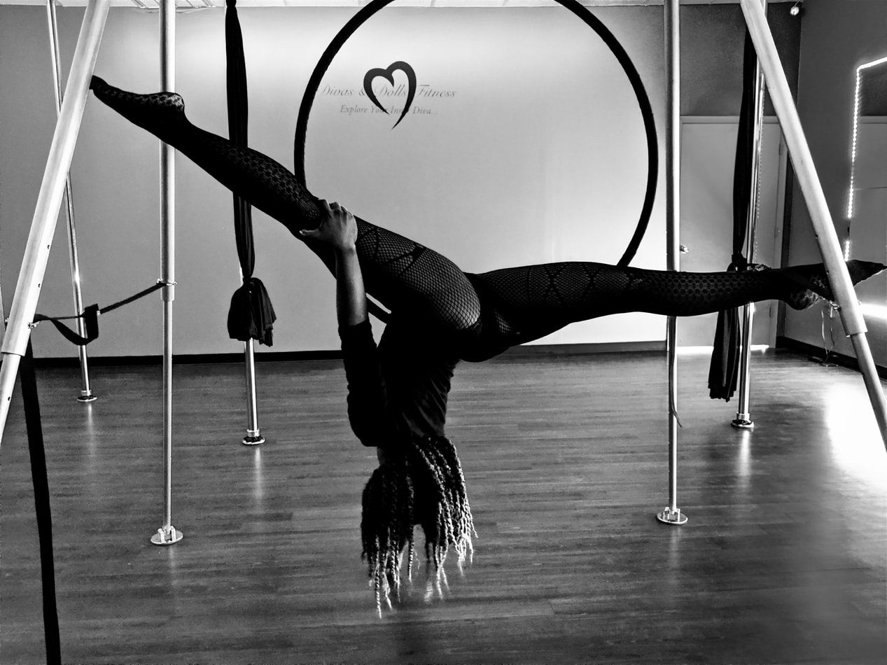 5 Easy Fitness Pole Dance Moves For Beginners – TheLAShop.com